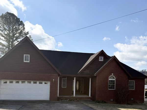 313 Murfreesboro Rd , Woodbury, TN 37190