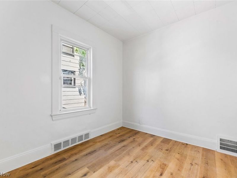6602 Flowerdale Avenue, Cleveland, OH 44144 Photo 17
