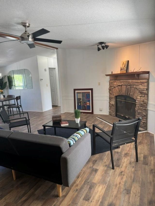 2128 Shadow Bay Drive , Grand Ridge, FL 32442 Photo
