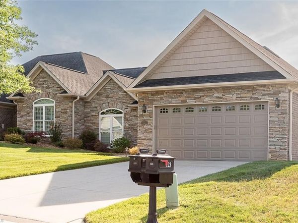 121 Greystone Lane , Mount Airy, NC 27030