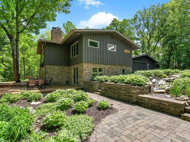 4001 Huntingdon Drive, Minnetonka, MN 55305