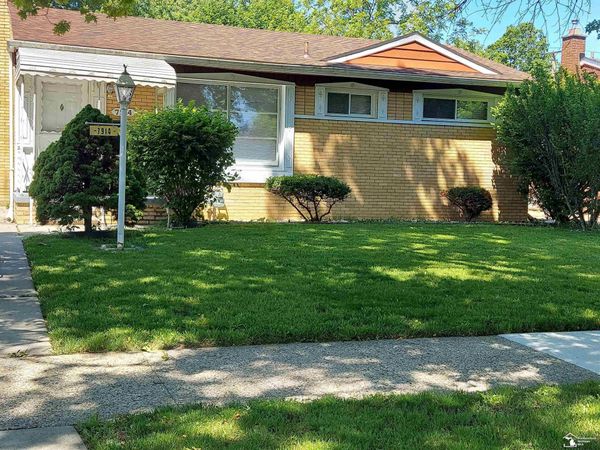 7914 Campbell Street, Taylor, MI 48180