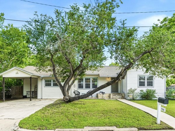 1104 W 7th ST , Taylor, TX 76574