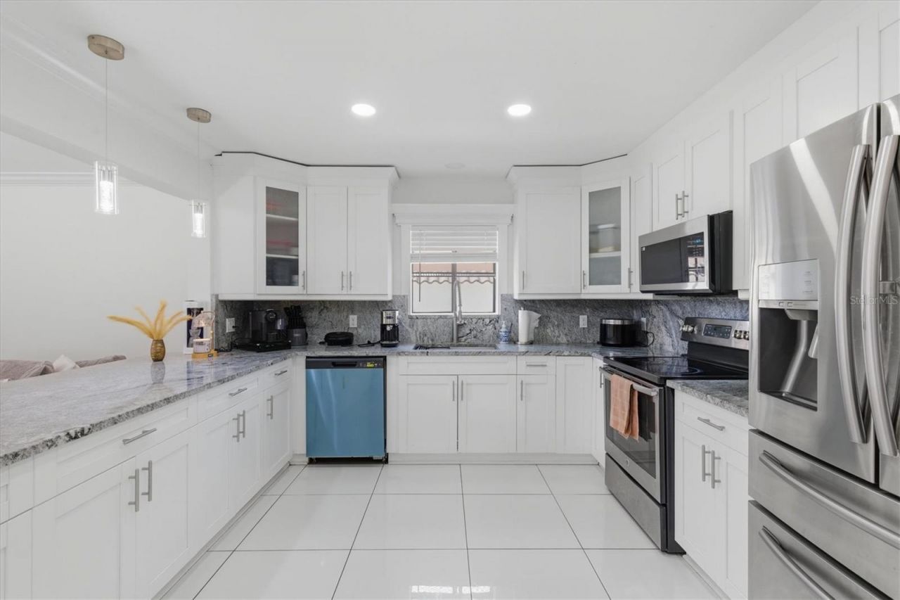 6611 N Hale Avenue , Tampa, FL 33614 Photo