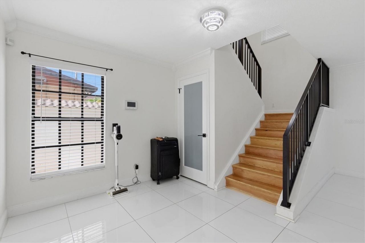 6611 N Hale Avenue , Tampa, FL 33614 Photo