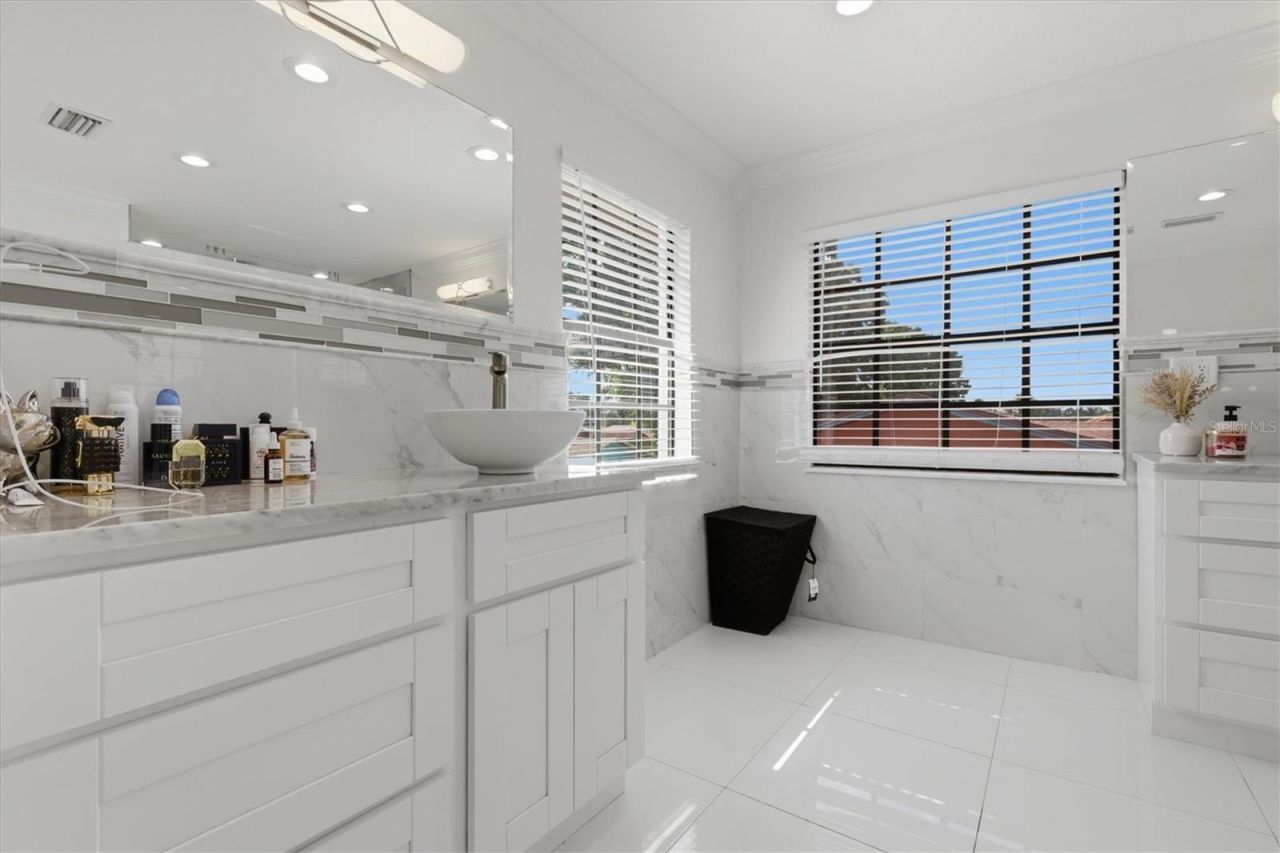 6611 N Hale Avenue , Tampa, FL 33614 Photo