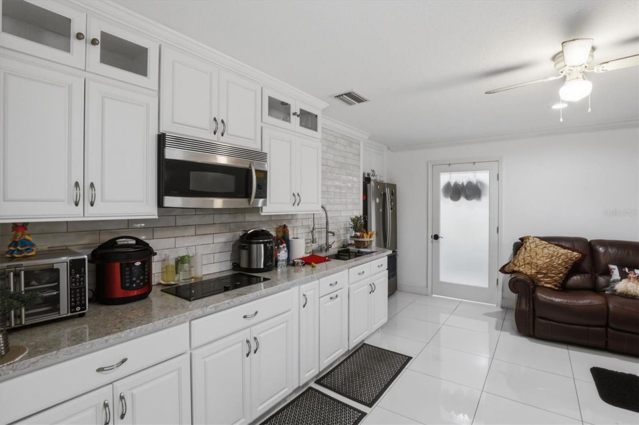 6611 N Hale Avenue , Tampa, FL 33614 Photo