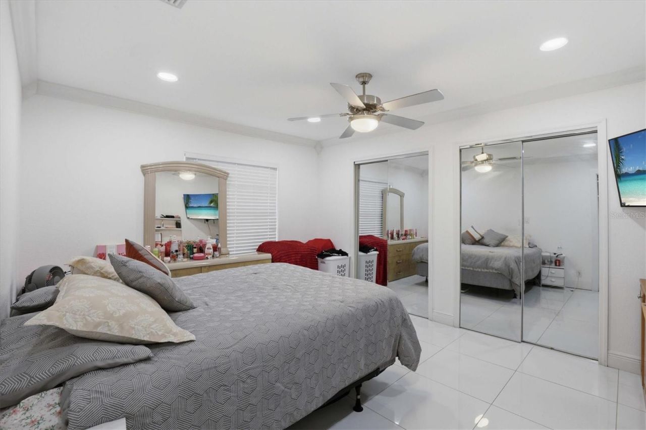 6611 N Hale Avenue , Tampa, FL 33614 Photo