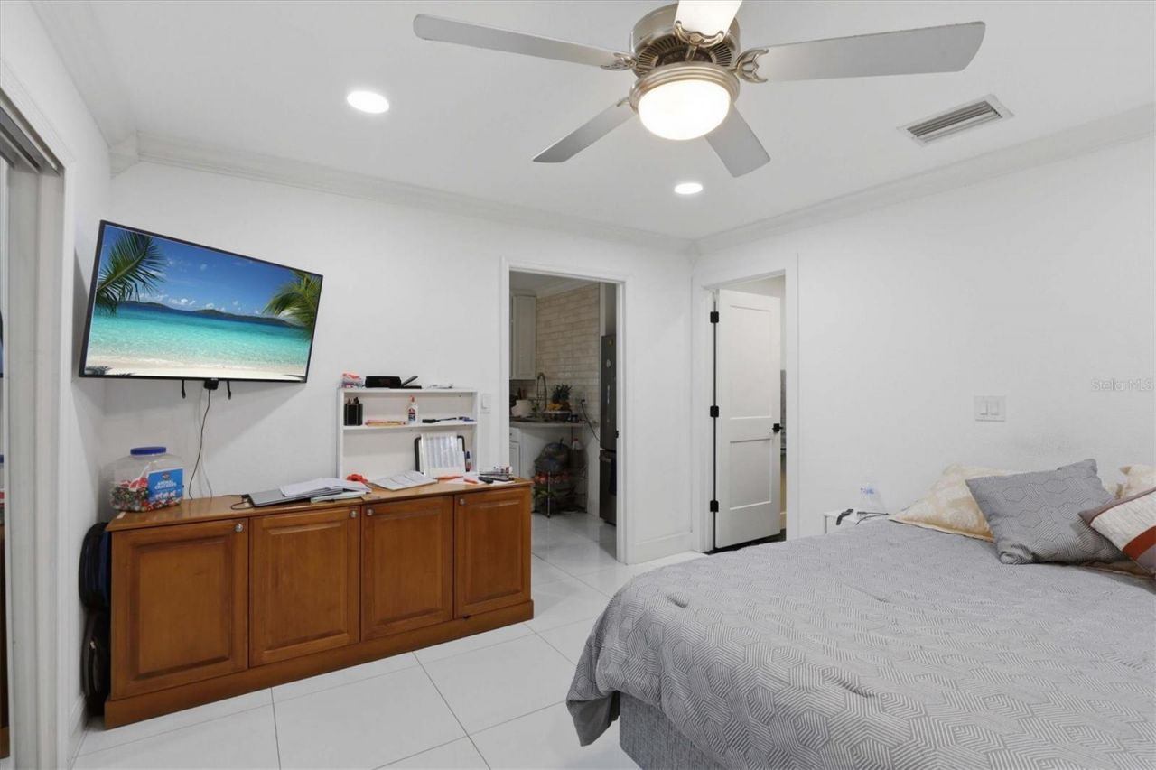 6611 N Hale Avenue , Tampa, FL 33614 Photo
