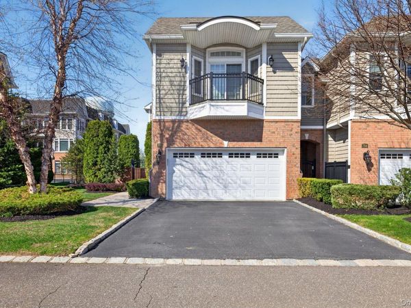 702 Equestrian Way , Westbury, NY 11590