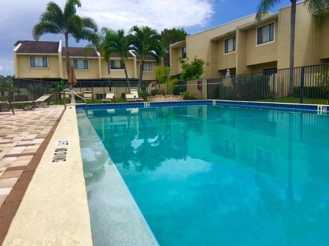 139 Sparrow Drive, Unit 1a, Royal Palm Beach, FL 33411 Photo