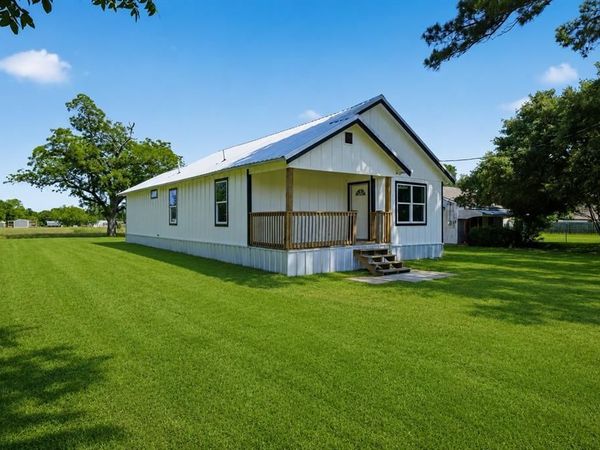 204 S Anderson Street , Bremond, TX 76629