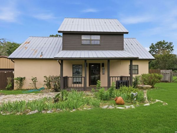 109 Glenn Oaks Dr, Boerne, TX 78006