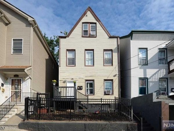15 N 3Rd St, Paterson, NJ 07522