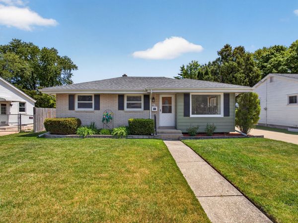 3633 Regency Dr, Racine, WI 53402