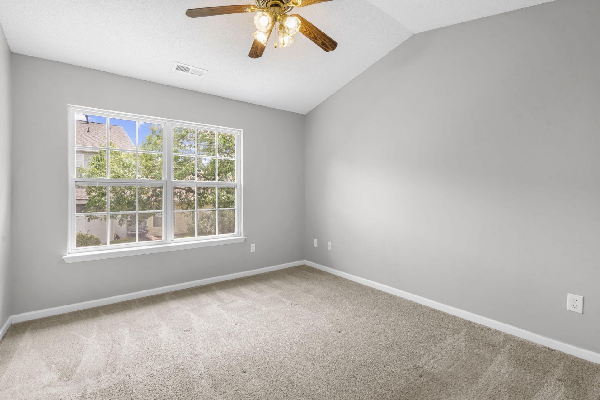 136 Macy Circle Photo 23