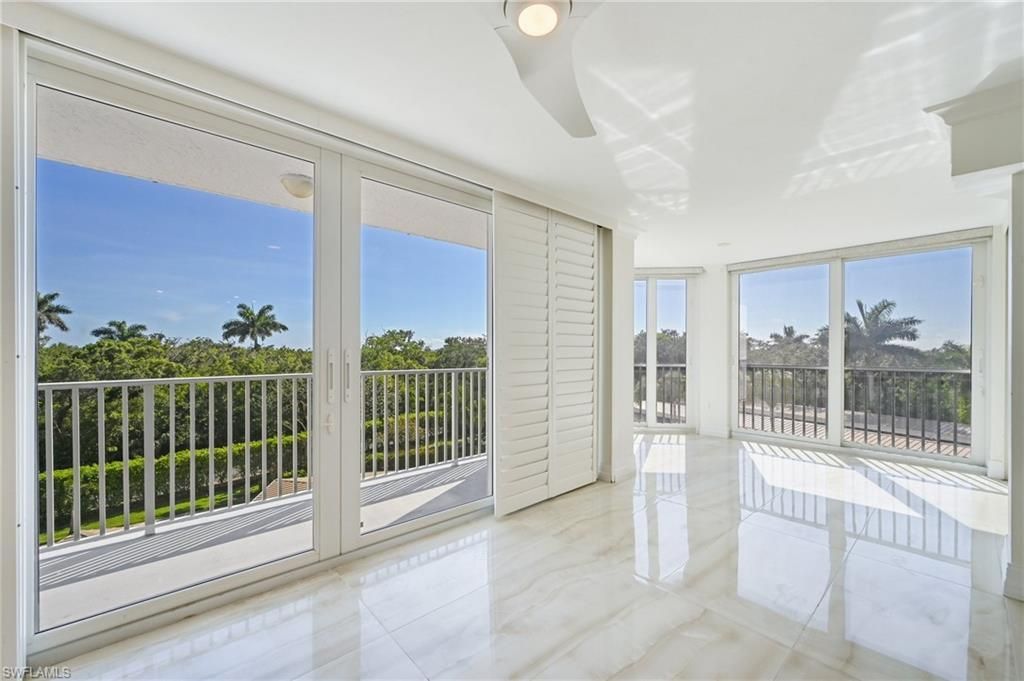 6361 Pelican Bay Blvd , Unit 202, Naples, FL 34108 Photo
