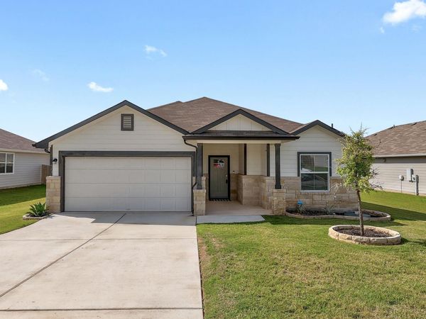 413 Hunter LOOP, Bertram, TX 78605