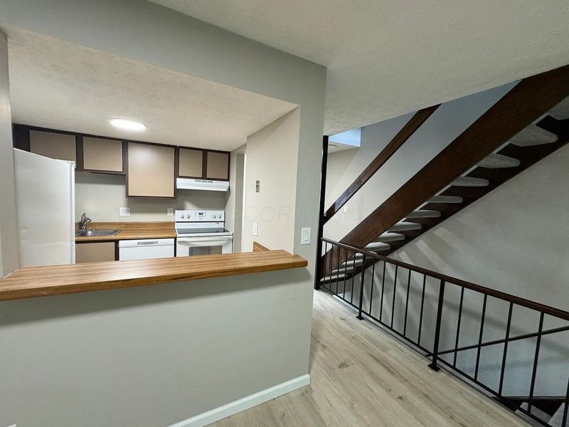 2814 Stonehenge Drive, Columbus, OH 43224 Photo 5