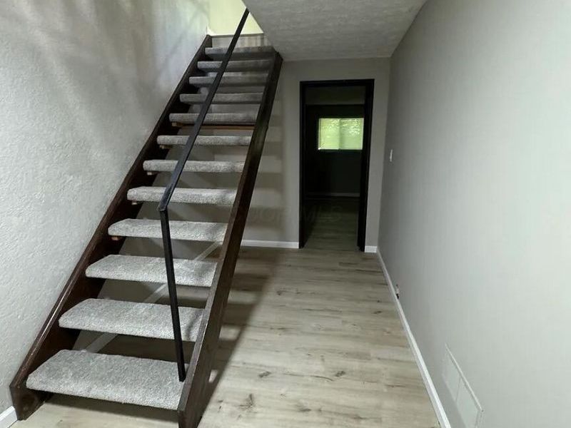 2814 Stonehenge Drive, Columbus, OH 43224 Photo 6