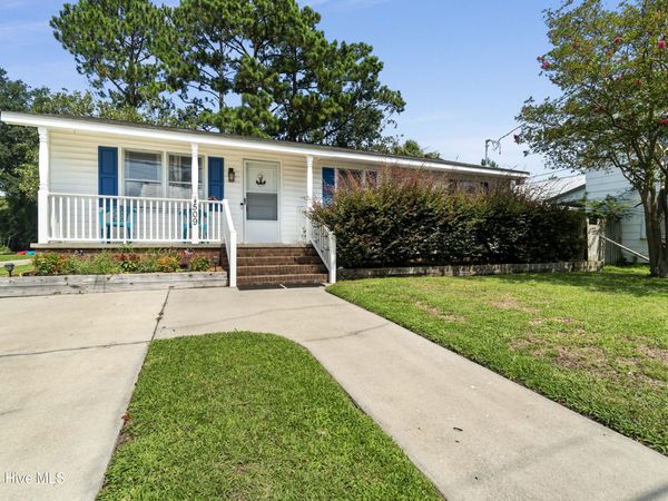 509 Broad Street, Oriental, NC 28571