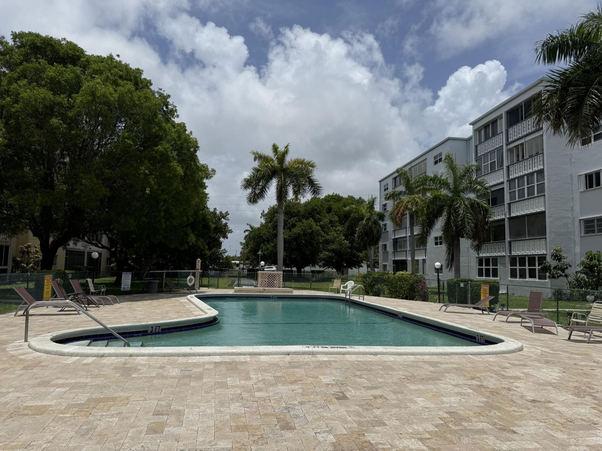 219 NE 14th Avenue, Unit 107, Hallandale Beach, FL 33009 Photo
