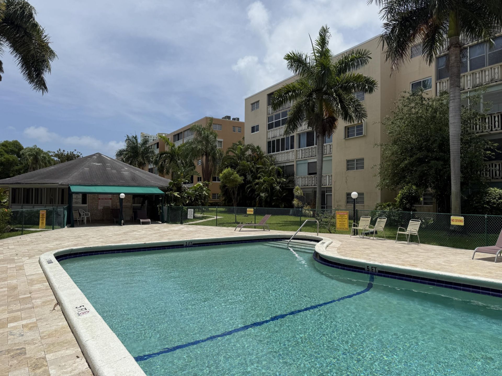 219 NE 14th Avenue, Unit 107, Hallandale Beach, FL 33009 Photo
