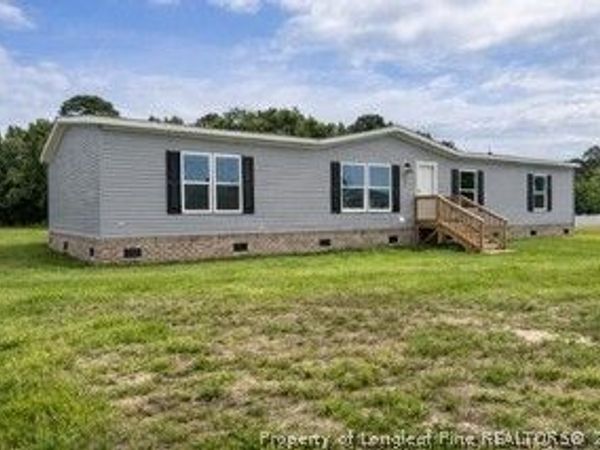 100 Gryffindor Drive, Fairmont, NC 28340