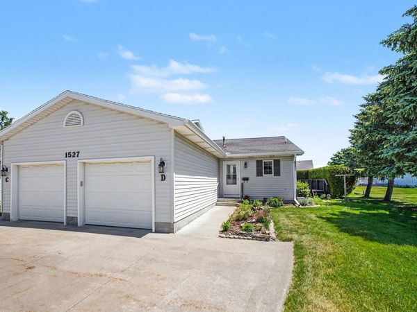 1527 Gaylord Street E, Unit D, Mt Pleasant, MI 48858
