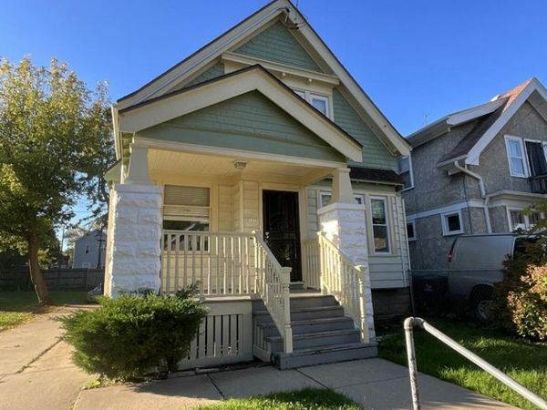 121 W Keefe AVENUE, Unit 121A, Milwaukee, WI 53212