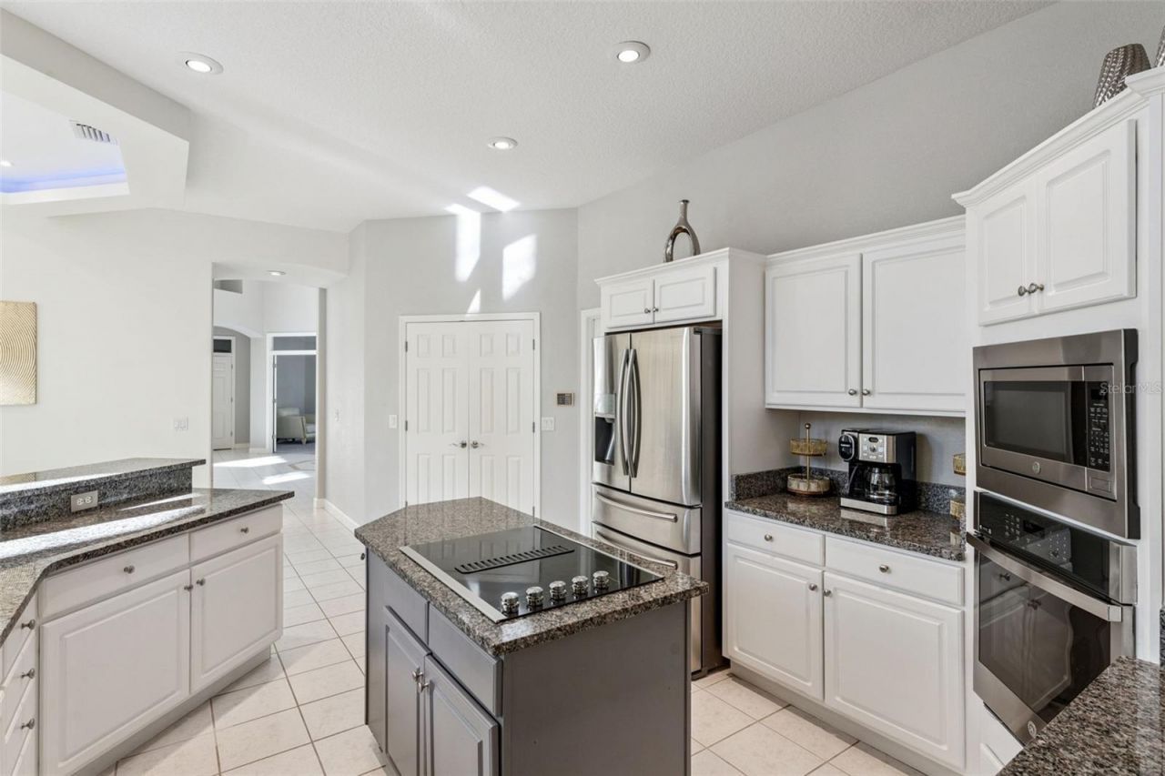 9833 Camberley Circle , Orlando, FL 32836 Photo