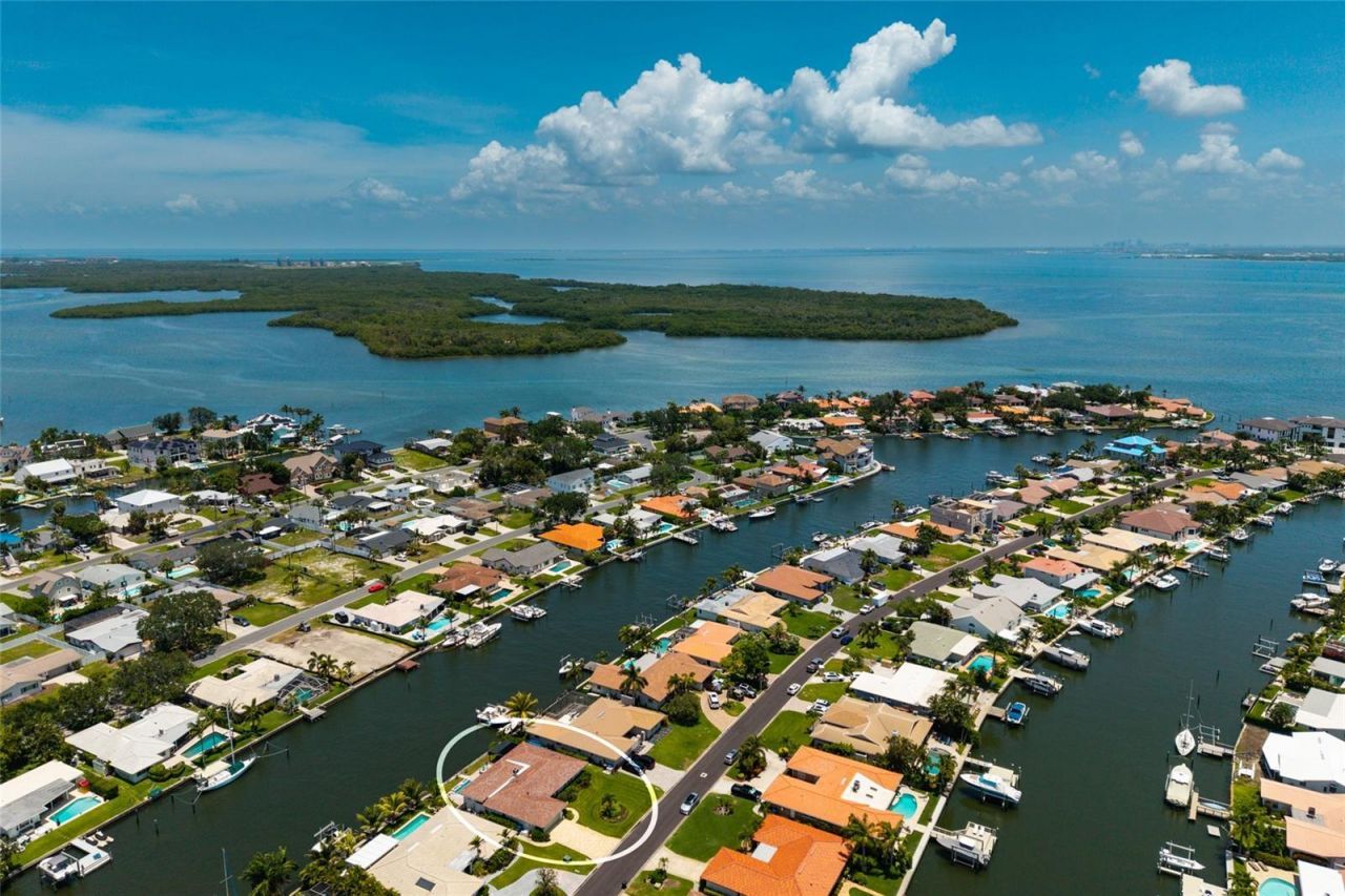 2011 Michigan Avenue Ne, Saint Petersburg, FL 33703 Photo