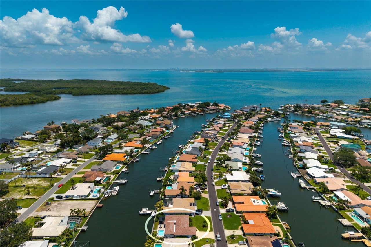 2011 Michigan Avenue Ne, Saint Petersburg, FL 33703 Photo