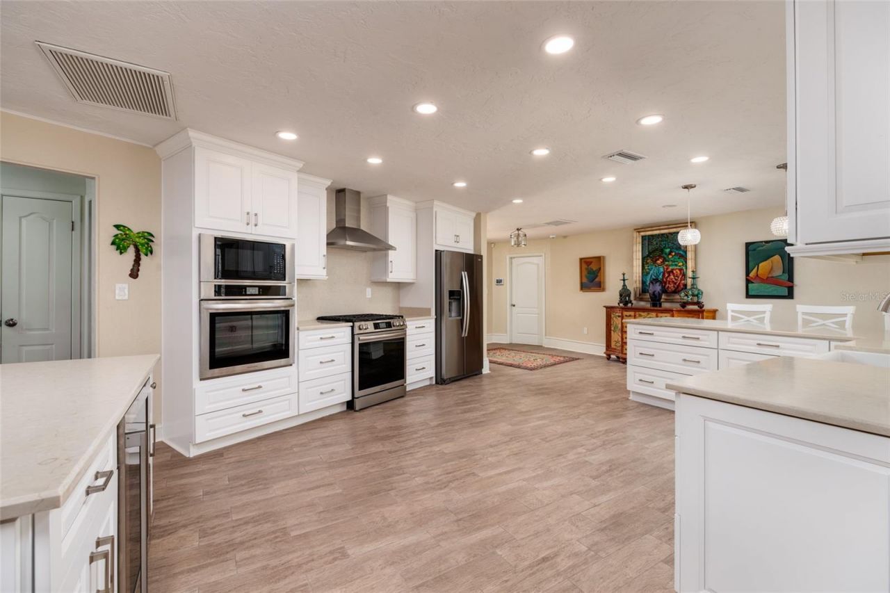 2011 Michigan Avenue Ne, Saint Petersburg, FL 33703 Photo