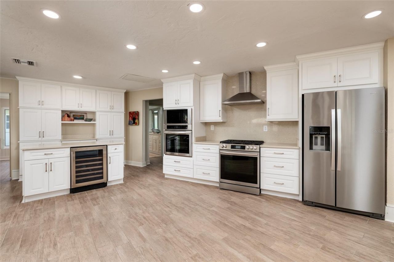 2011 Michigan Avenue Ne, Saint Petersburg, FL 33703 Photo