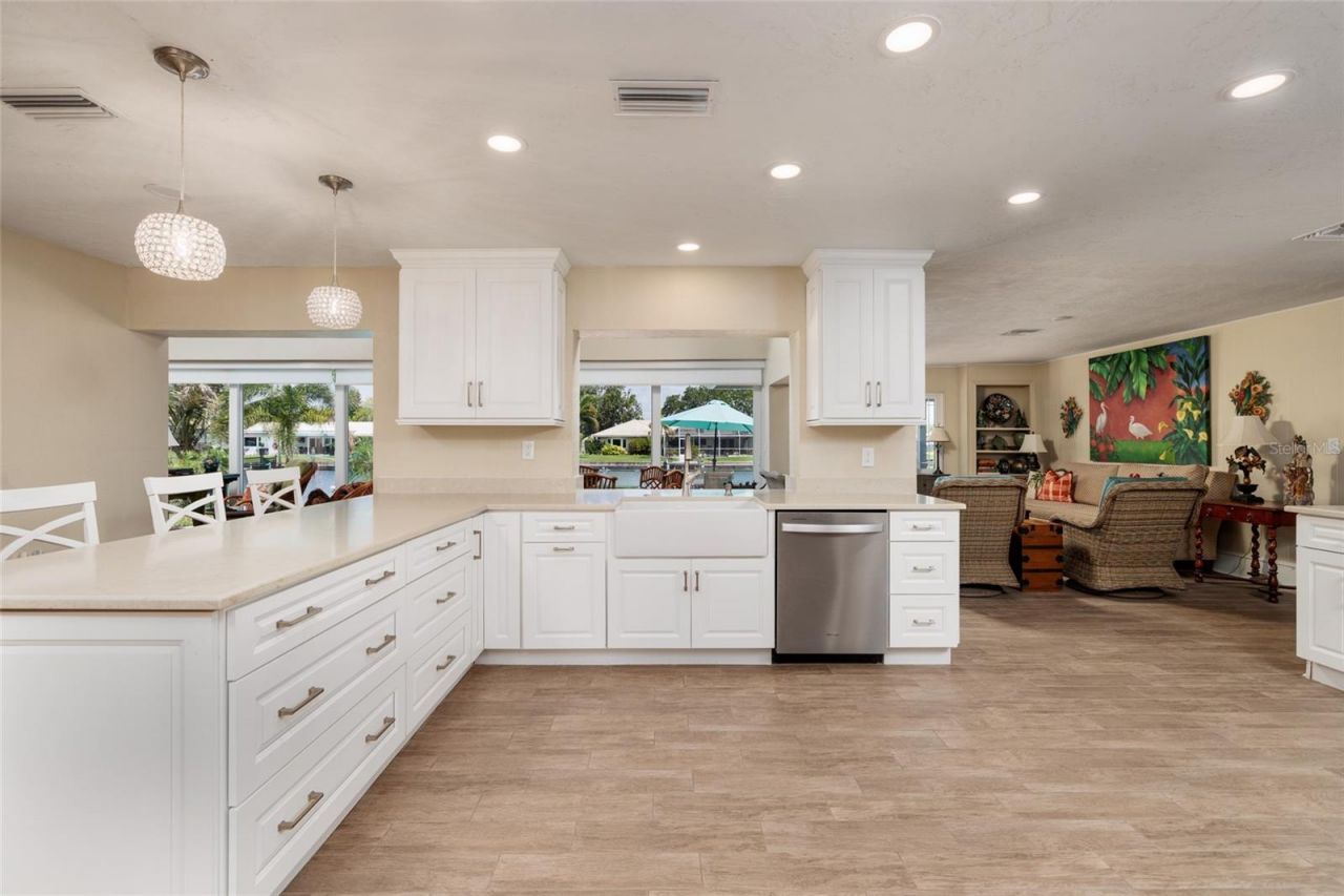 2011 Michigan Avenue Ne, Saint Petersburg, FL 33703 Photo