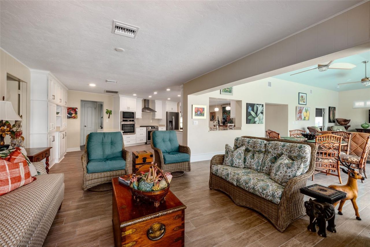 2011 Michigan Avenue Ne, Saint Petersburg, FL 33703 Photo