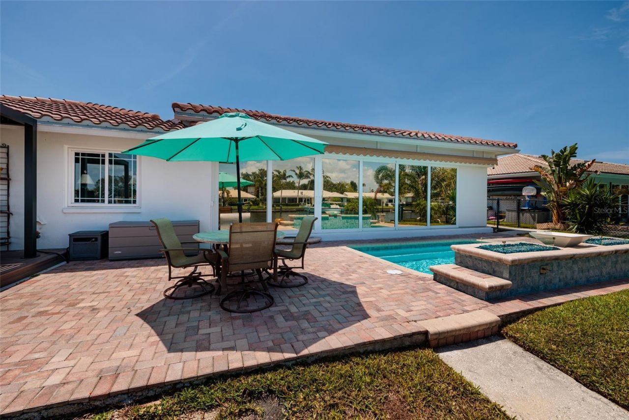 2011 Michigan Avenue Ne, Saint Petersburg, FL 33703 Photo