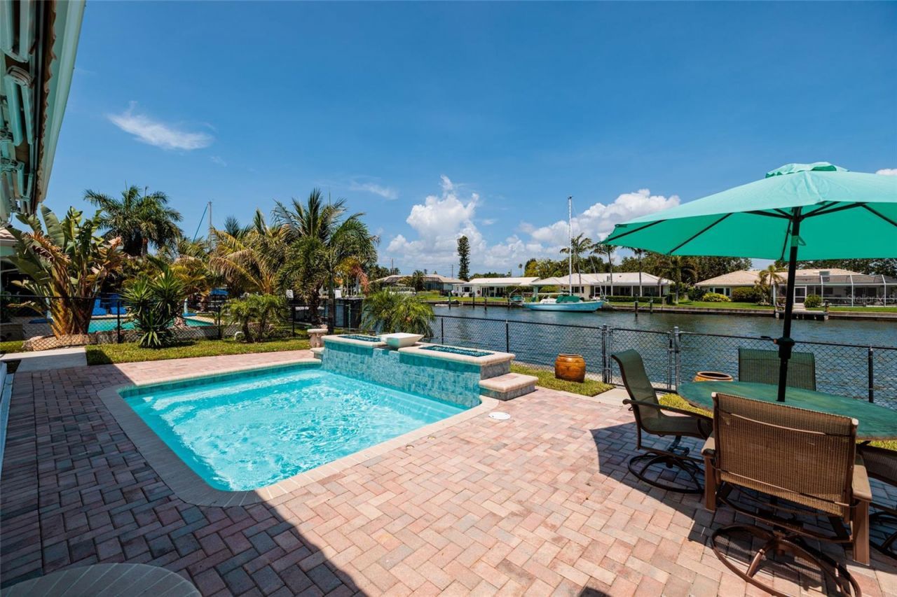 2011 Michigan Avenue Ne, Saint Petersburg, FL 33703 Photo