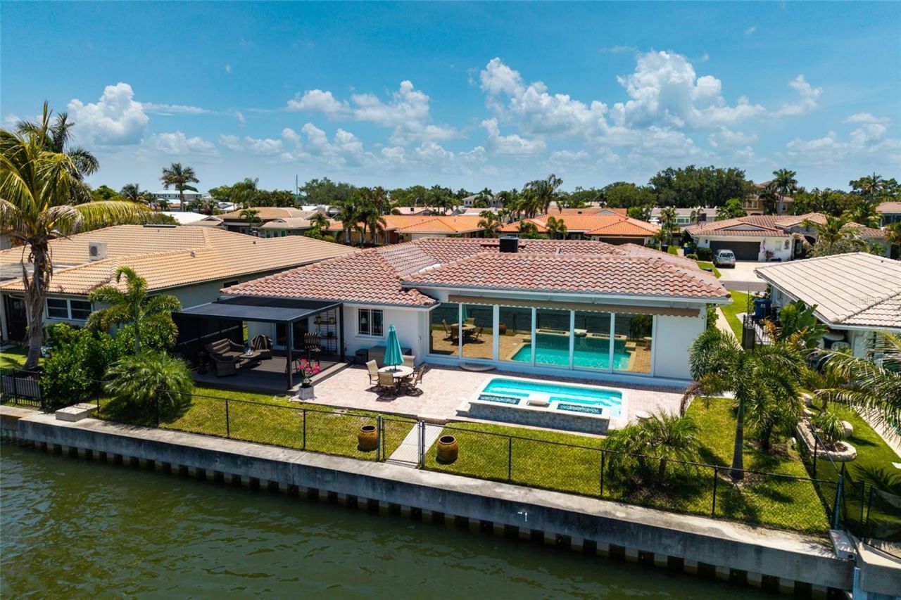 2011 Michigan Avenue Ne, Saint Petersburg, FL 33703 Photo
