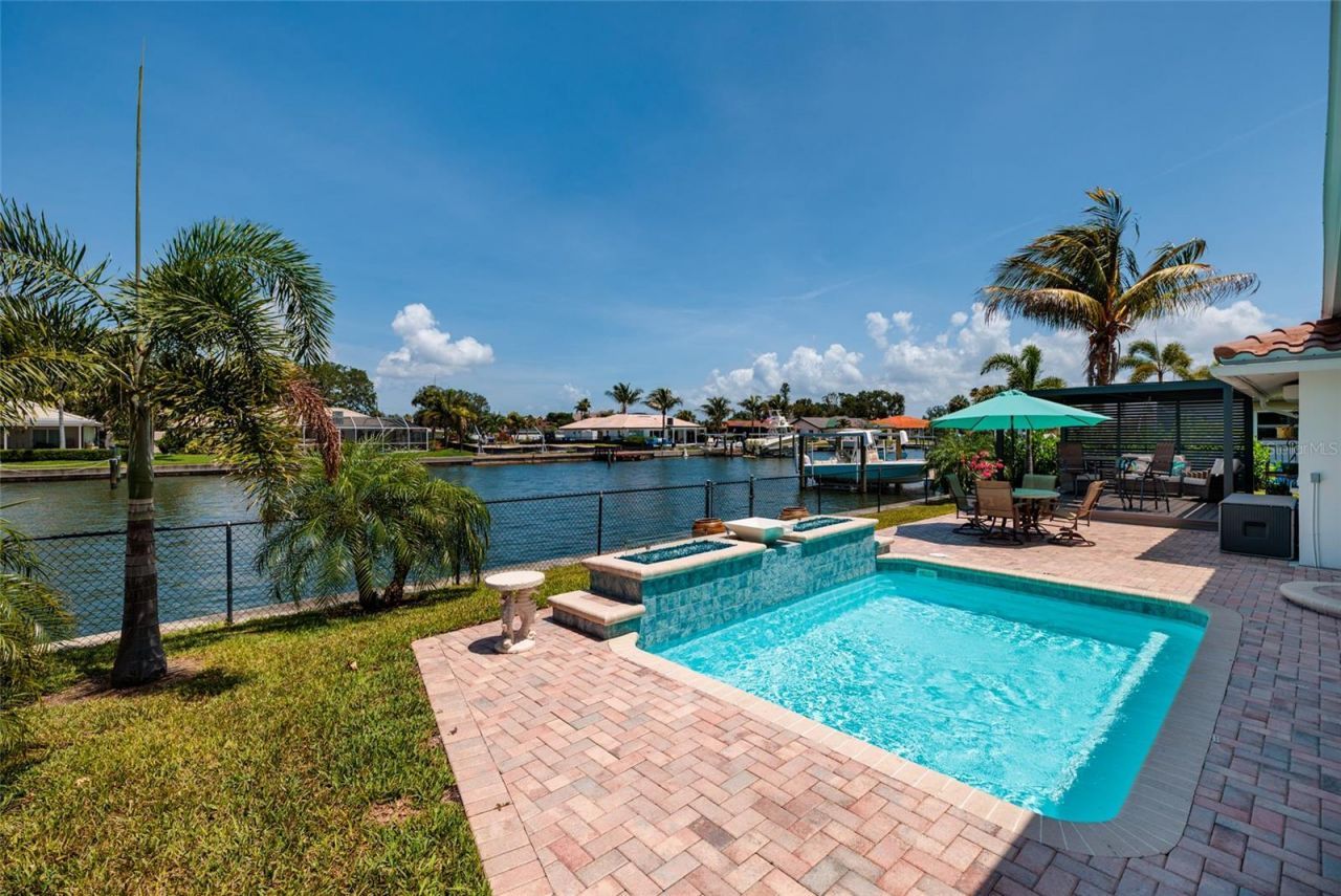 2011 Michigan Avenue Ne, Saint Petersburg, FL 33703 Photo