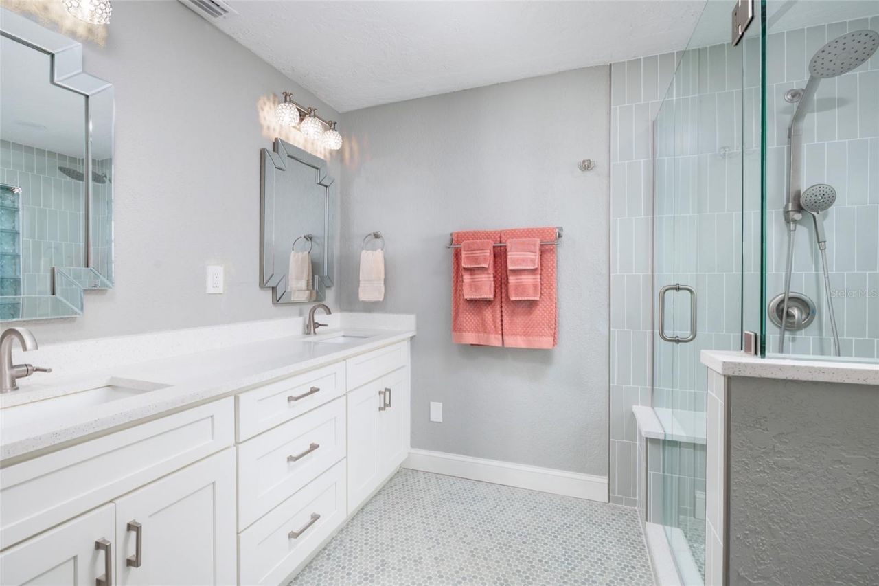 2011 Michigan Avenue Ne, Saint Petersburg, FL 33703 Photo
