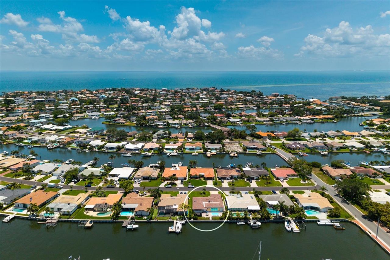 2011 Michigan Avenue Ne, Saint Petersburg, FL 33703 Photo