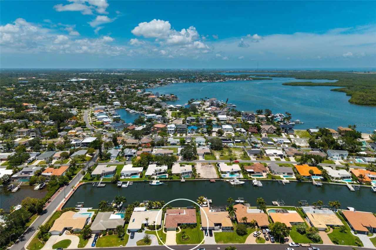 2011 Michigan Avenue Ne, Saint Petersburg, FL 33703 Photo
