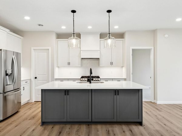 10933 37th Street N, Lake Elmo, MN 55042