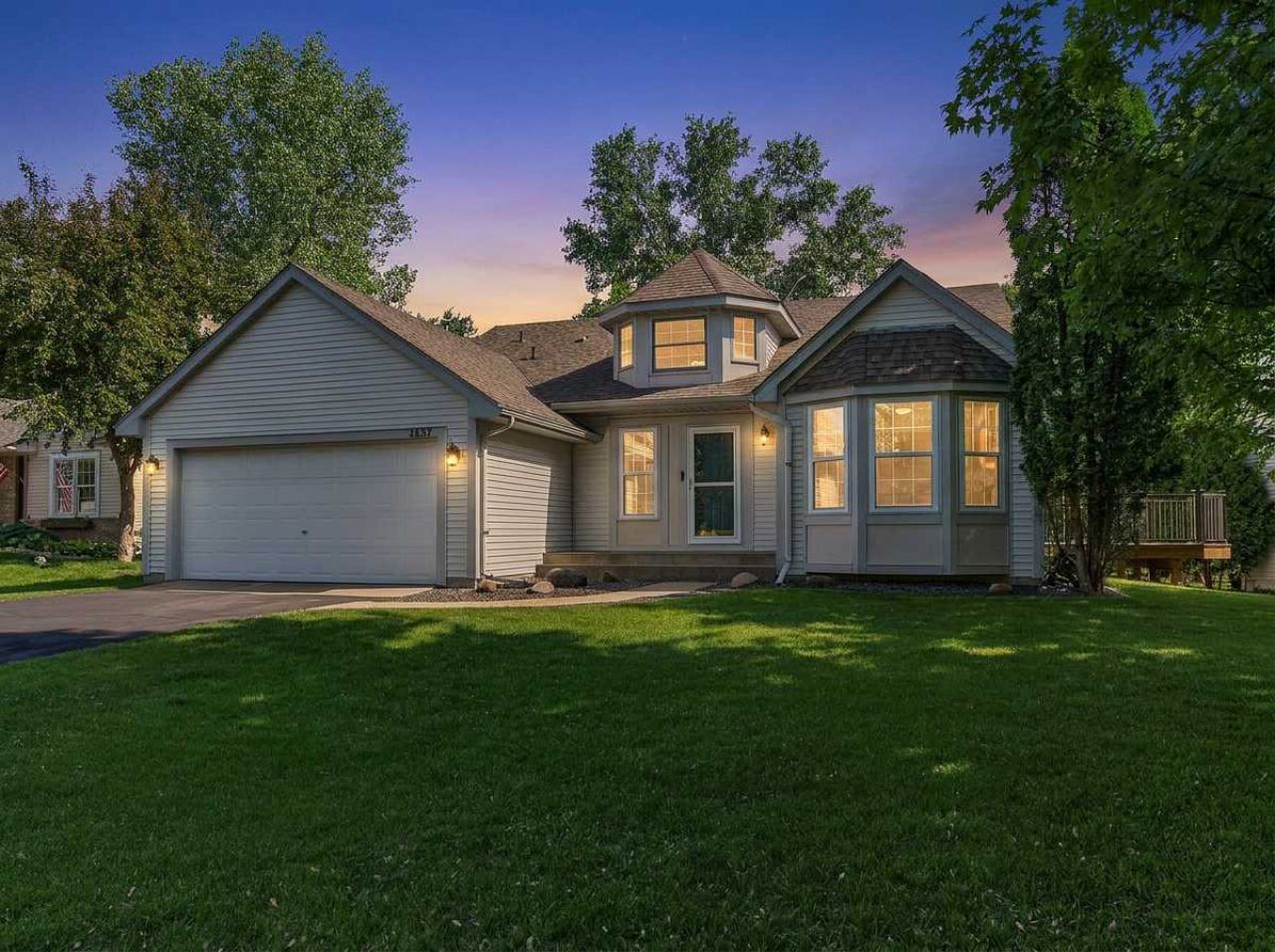 7457 54th Street N, Oakdale, MN 55128