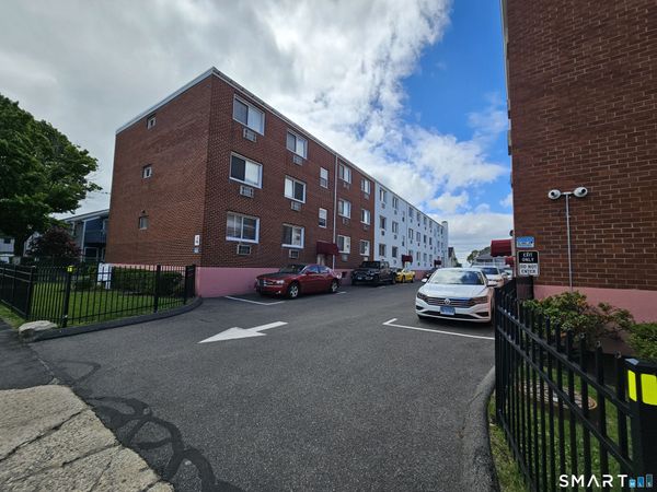 4 Van Zant, Unit B12, Norwalk, CT 06855