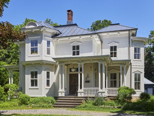 31 Chestnut Street, Rhinebeck, NY 12572