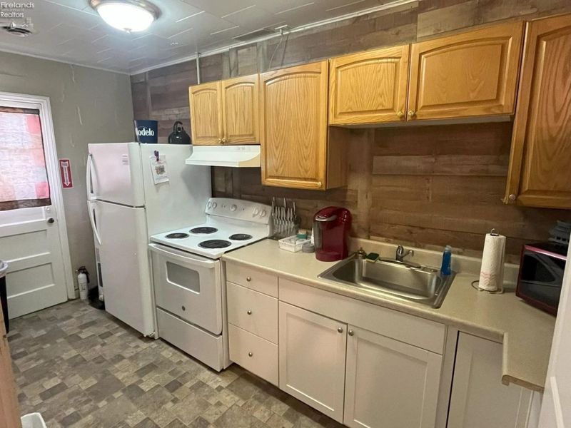 242 N Worthy Street, Marblehead, OH 43440 Photo 17