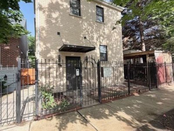 1427 N Lawndale Avenue , Chicago, IL 60651